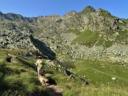 25 Dal Passo di Verrobbio (2026 m) scendiamo all'omonimo laghetto